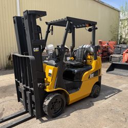 2019 Caterpillar forklift 5000lb