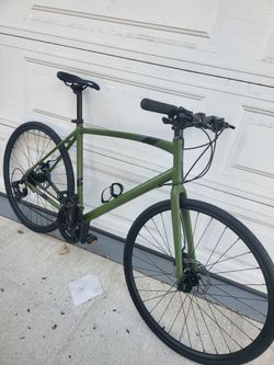 Raleigh cadent hybrid sz xlarge Wheels 700cc Speeds 24 disc brakes