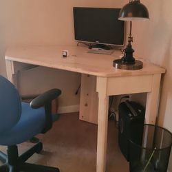 Desk And Chair 