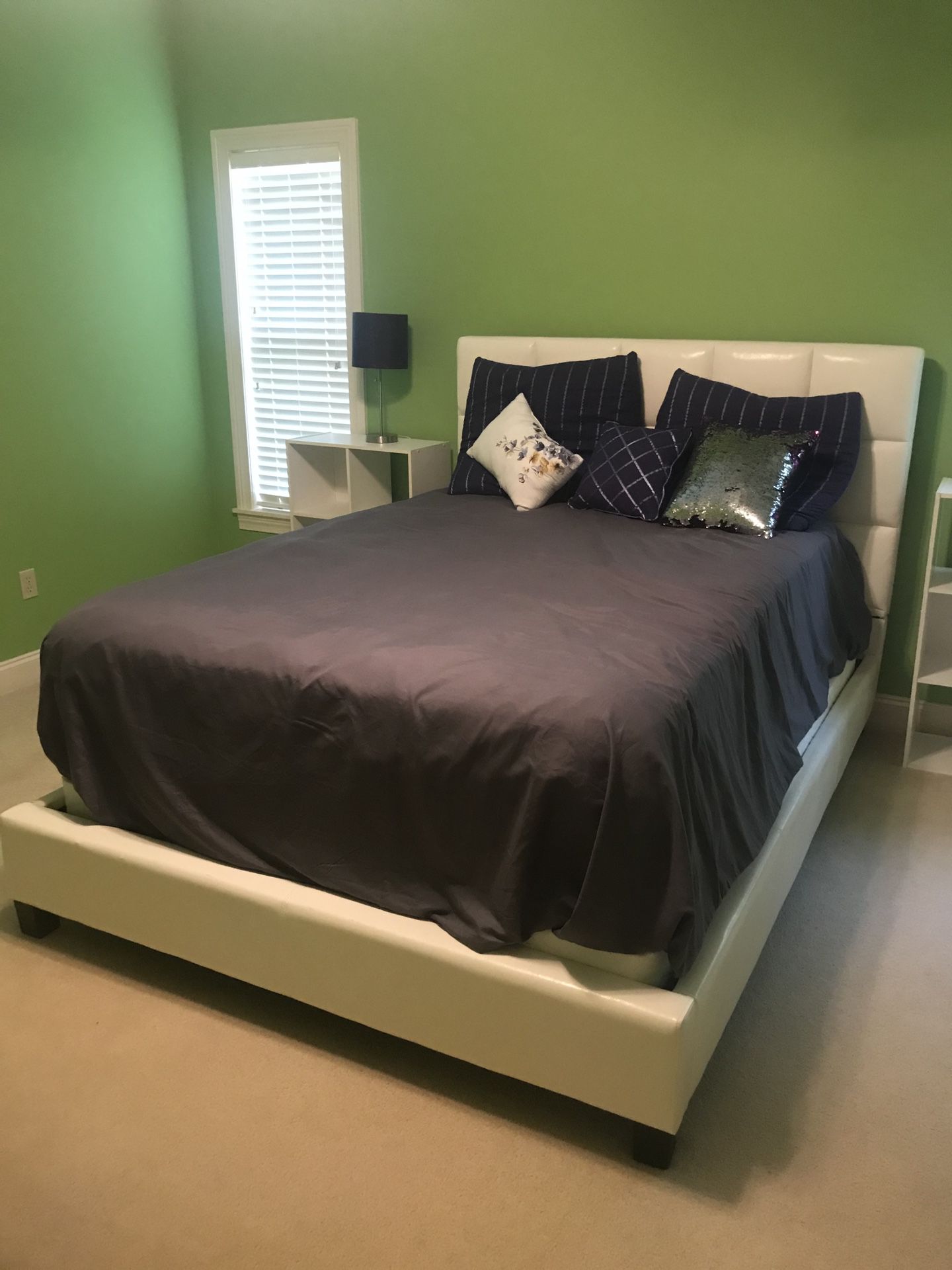 Queen Padded Bed And Bedroom Set In White