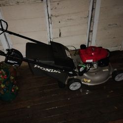 Honda GCV 160 Self Propelled Lawn Mower 