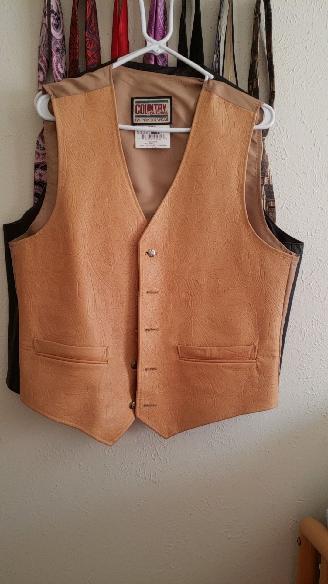 Leather vest . Chaleco de piel. Size M