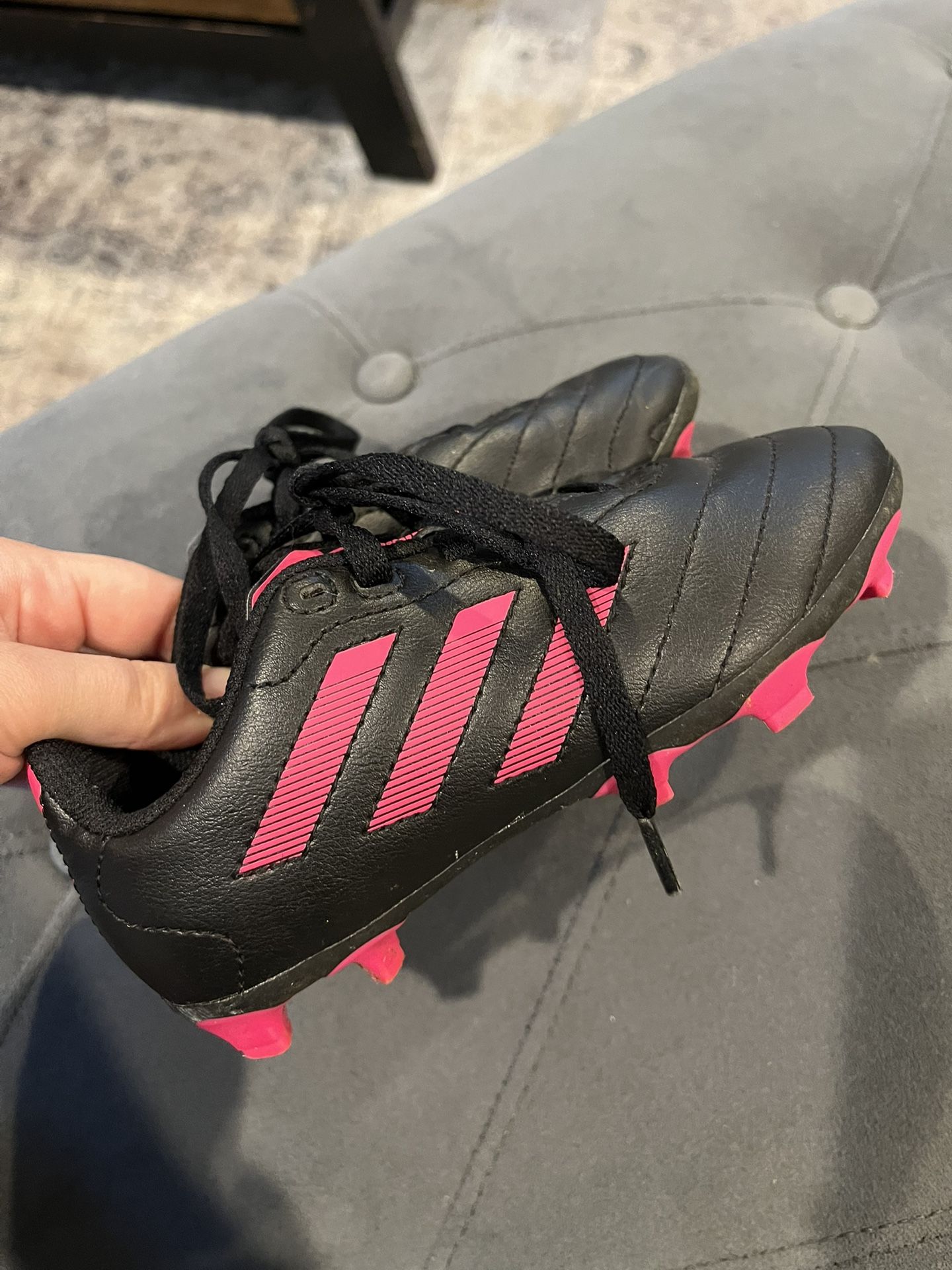 Girls Soccer Cleats Size 10