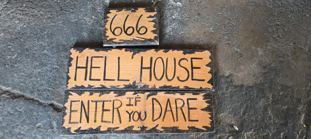 Halloween Props- Wooden Entry Signs 