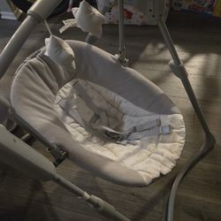 Graco Slim Spaces Compact Baby Swing