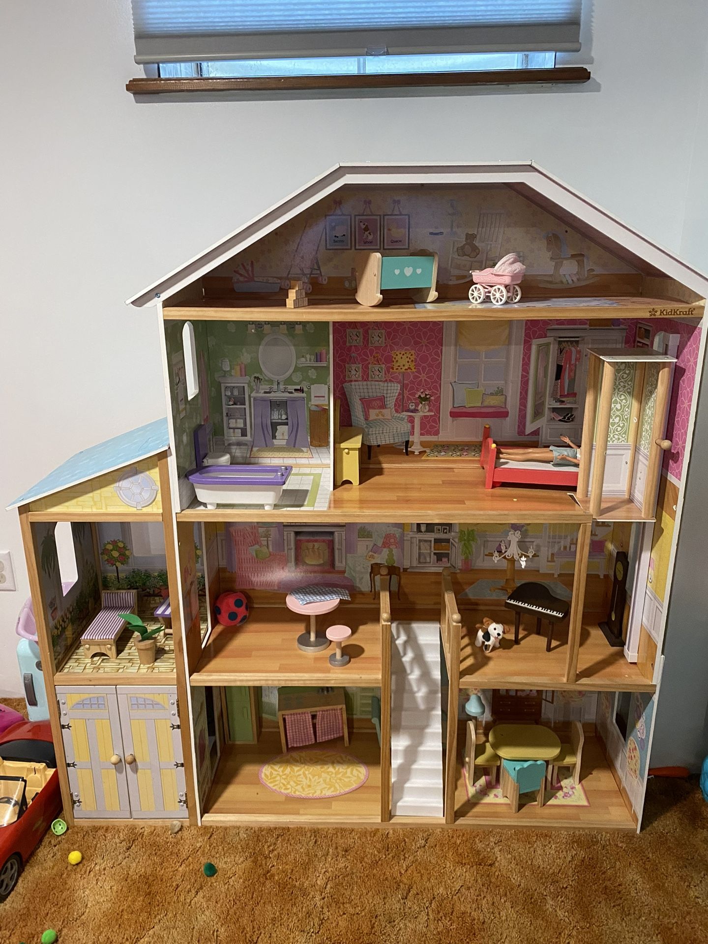 Kidkraft Wooden Dollhouse