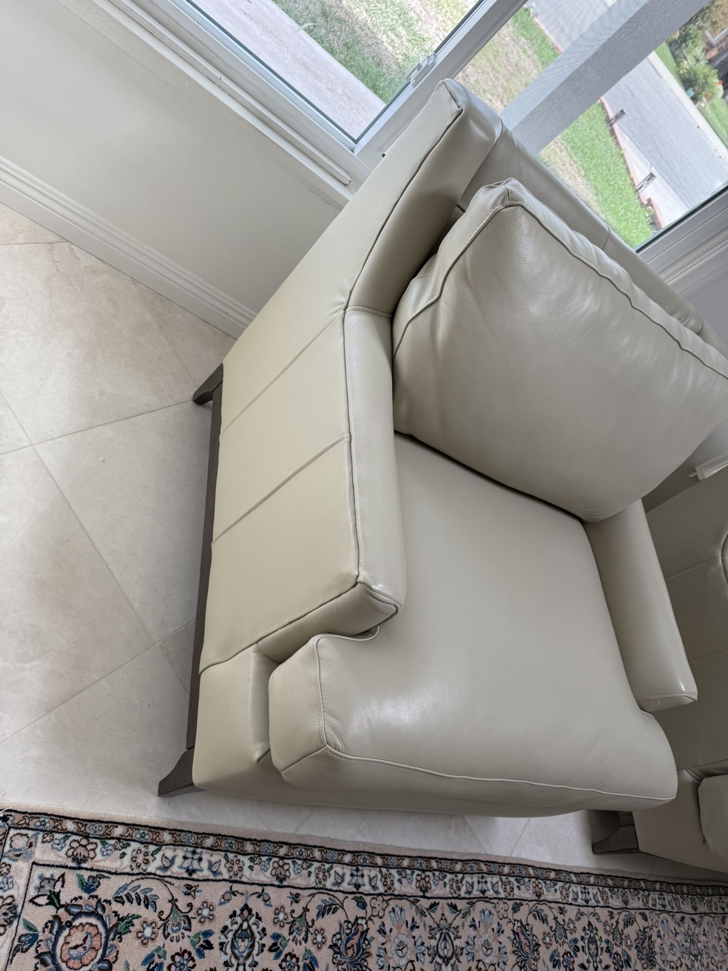 Macys Like New Sofa Love Seat Chair Set