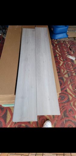 i am selling this vinyl plank