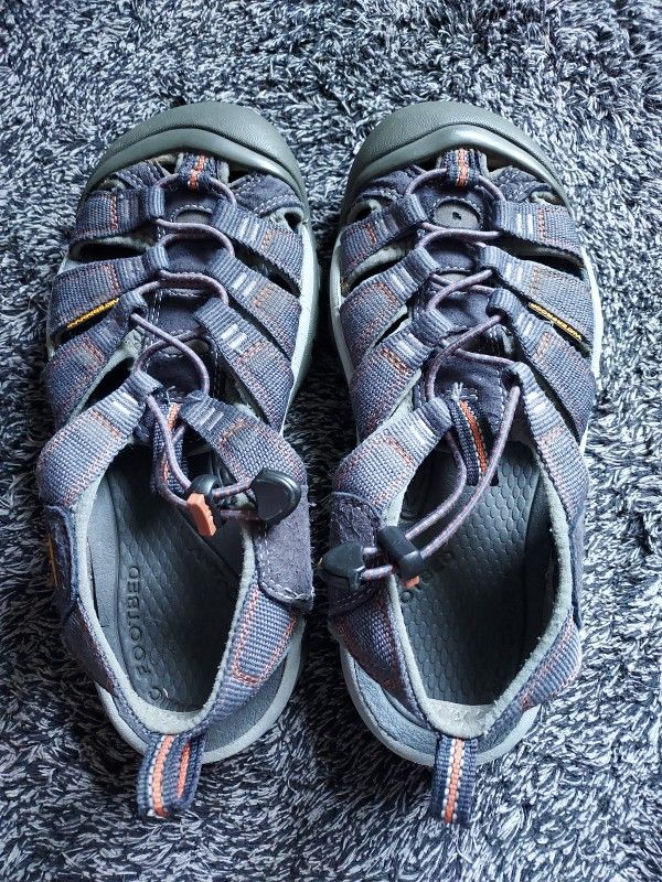 Keen Womens Sandals Size 9 W