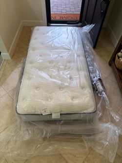 Twin mattress