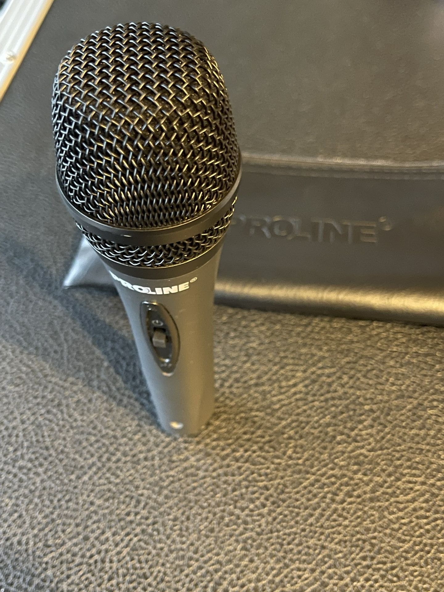2 NEW Pro Line Microphones $80