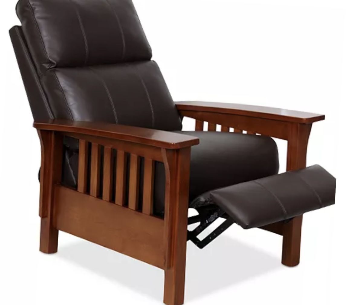 In Vero Beach Beachside Harrison Leather Pushback Recliner Still Fells And Functions Like NEW!