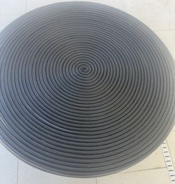 Like new black coffee table,if it’s posted it’s available. Msg only when ready to pickup