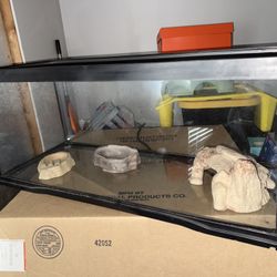 20 GALLON GLASS REPTILE  TERRARIUM PRELOVED. GOOD CONDITION. 