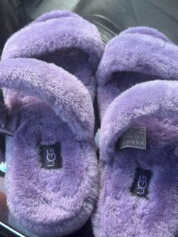 Ugg size 9 slippers