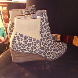 Tom's Size 11 Women's Leopard Print Wedge Booties Brand New Without Box