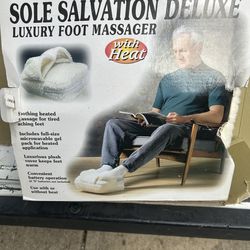 Foot massager with heat