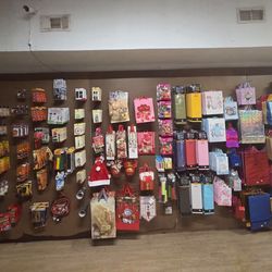 Se vende mercancía en 600 dólares remate