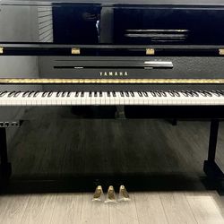 2010 Yamaha Silent Feature Upright Piano Free Delivery And Tuning