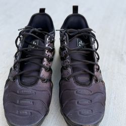 Nike VaporMax - Black and White