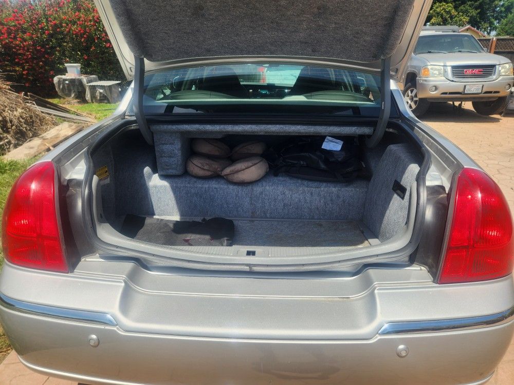 2004 Lincoln Town Car