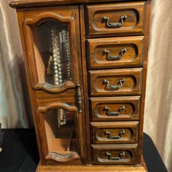 Beautiful Musical Jewelry Box