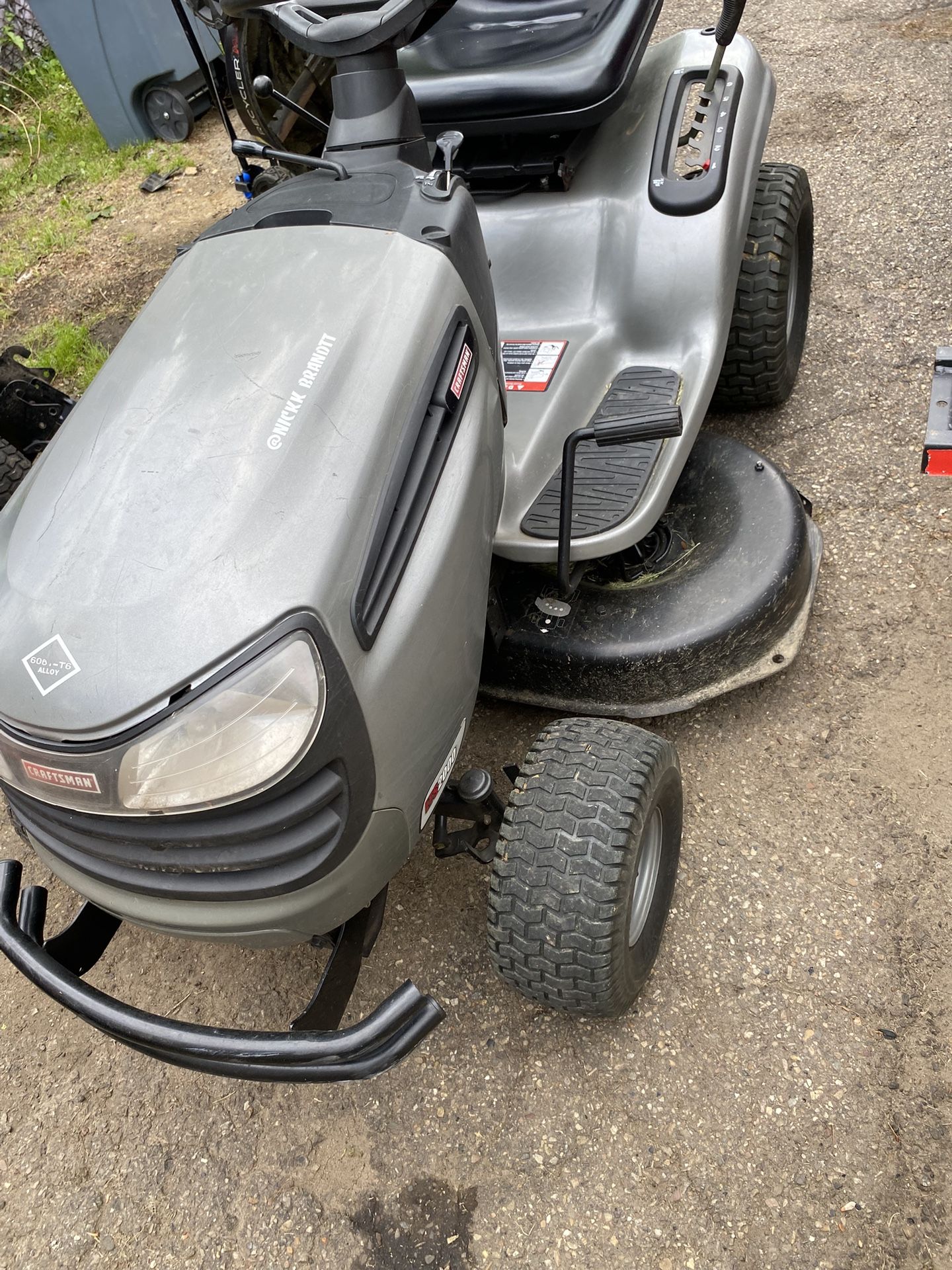 New Condition Craftsman LTS2000 42 In Riding Mower Rear Bagger System