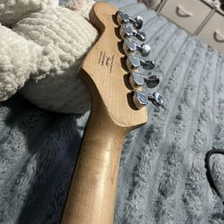 squier bass Mini  And Amp Orange 
