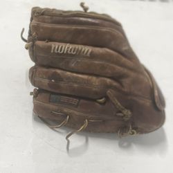 nokona baseball glove Ws-1200 Rht 12inch Made In USA Leather The Glove. Well broken in. View all pics.  