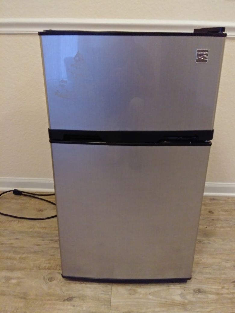 Kenmore mini refrigerator