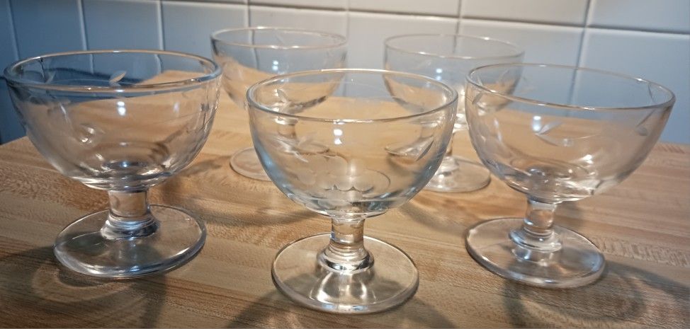 VINTAGE 5 PRINCESS HOUSE HERITAGE CRYSTAL ETCHED FLORAL DESIGN DESSERT GLASSES