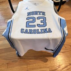 Michael Jordan UNC College Jersey (Youth XL)
