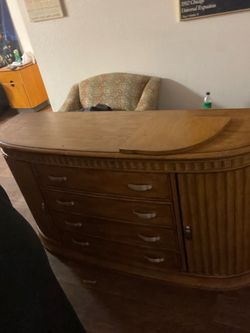 Dresser 2 piece set with mirror