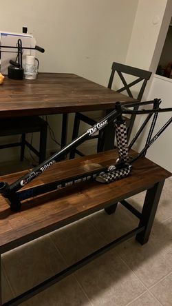 Black street co frame                                              THRONE,STREET CO