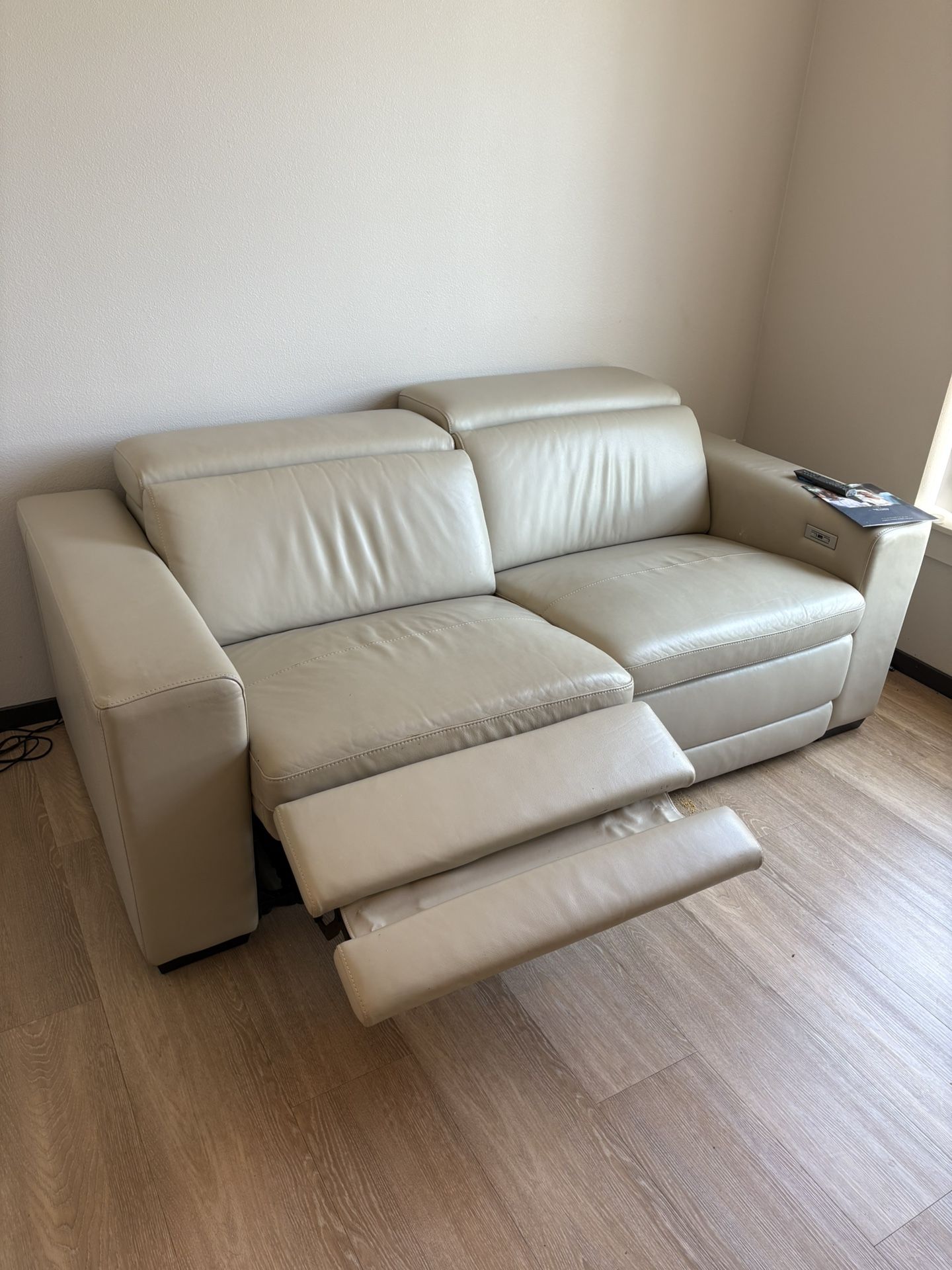 Ashley, Leather Couch, Loveseat, Fully Electric