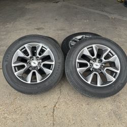 20” Factory Wheels 275-60-20 Tires 60%