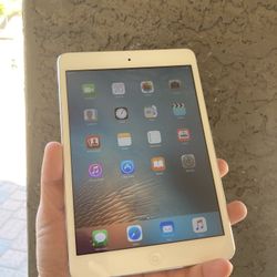 Ipad Mini. Like New!