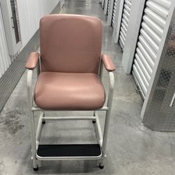 Lumex Everyday Hip Chair W/Footrest, Rosewood GF 350lbs READ. New open box with cosmetic blemishes from storage and transportation. These blemi