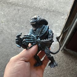 Old School, Alien Action Figure 10$