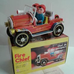 Vintage Tin Toy Fire Chief Truck ME 699 New In The Box Never Played With 