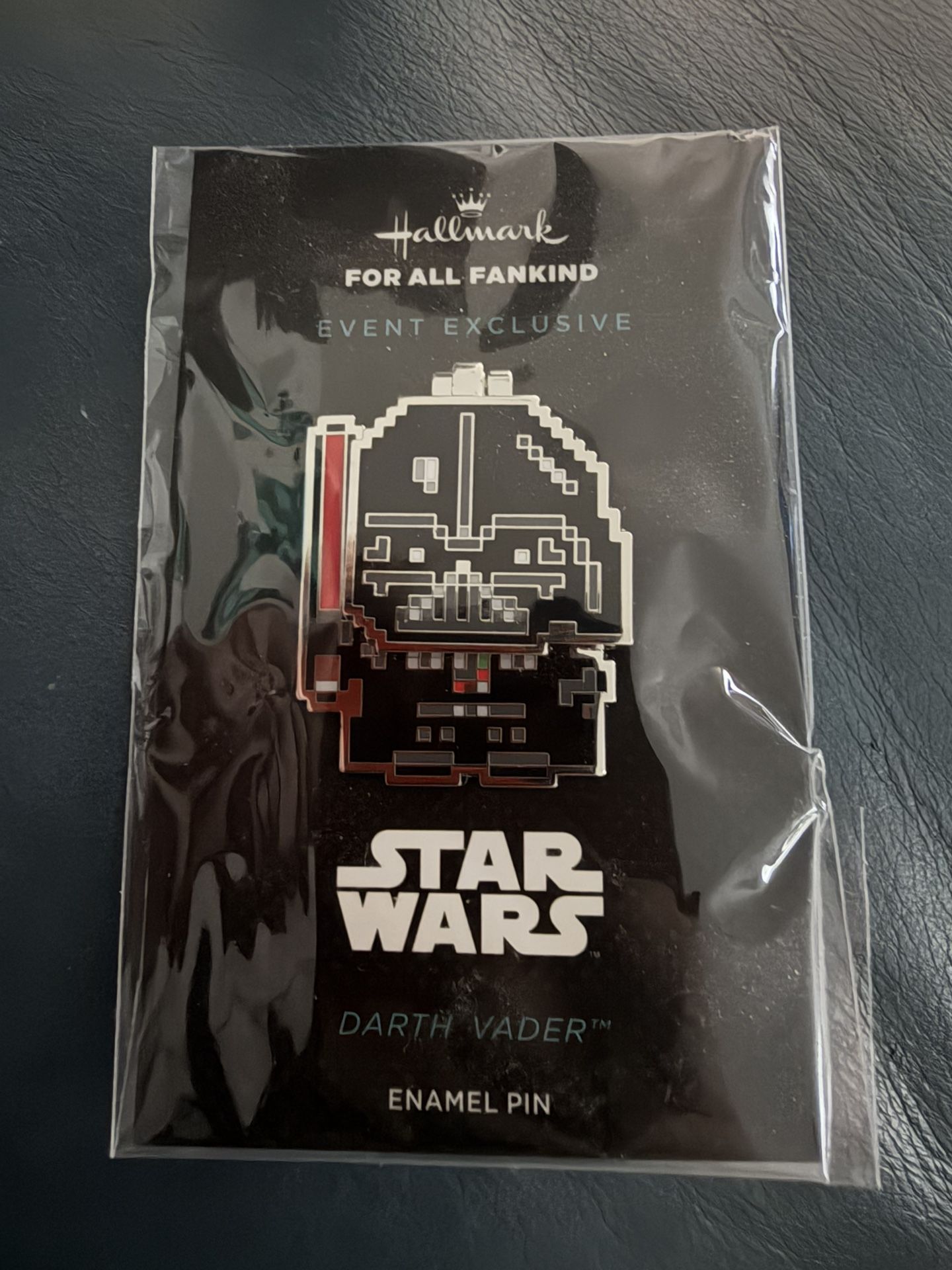 Brand New Event Exclusive Hallmark Darth Vader Flip Pin