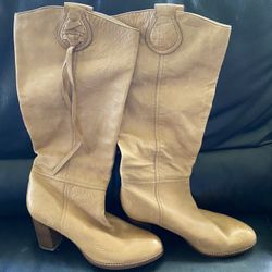 Coach boots 9 Leather Excellent, Like New!