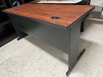 Office Desk- Escritorio