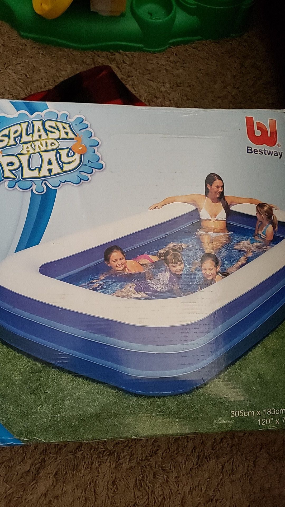 Splash and play pool