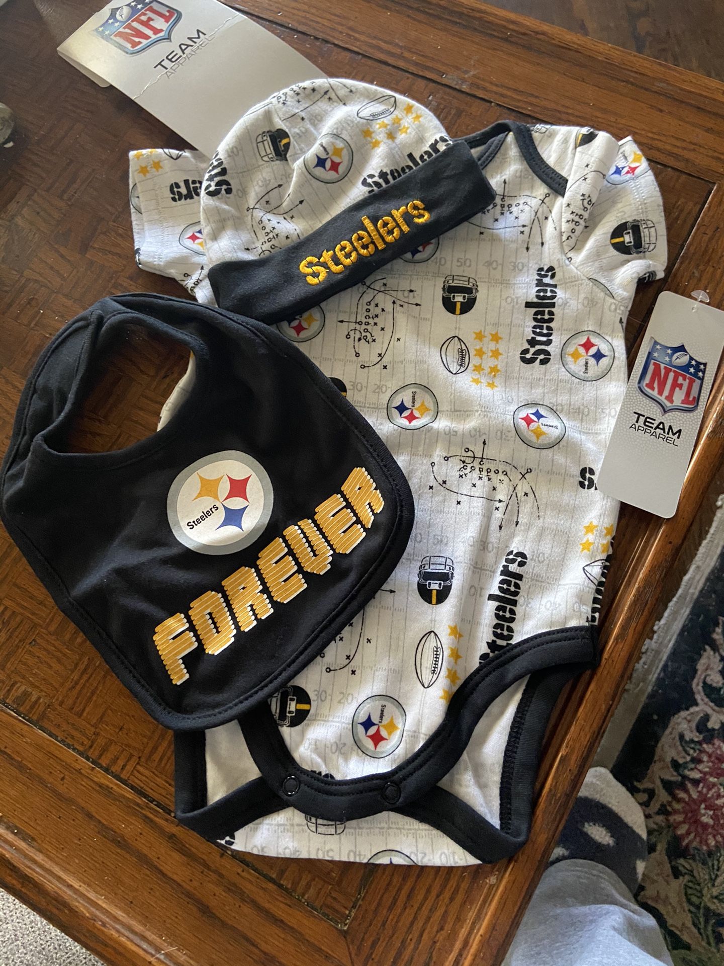 Pittsburgh steeler Infant Onesie Set