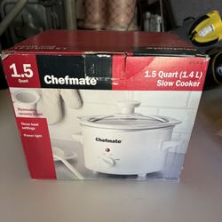 NEW Genuine Chefmate (SC-15) 1.5 Quart Round White Slow Cooker w/ Lid 