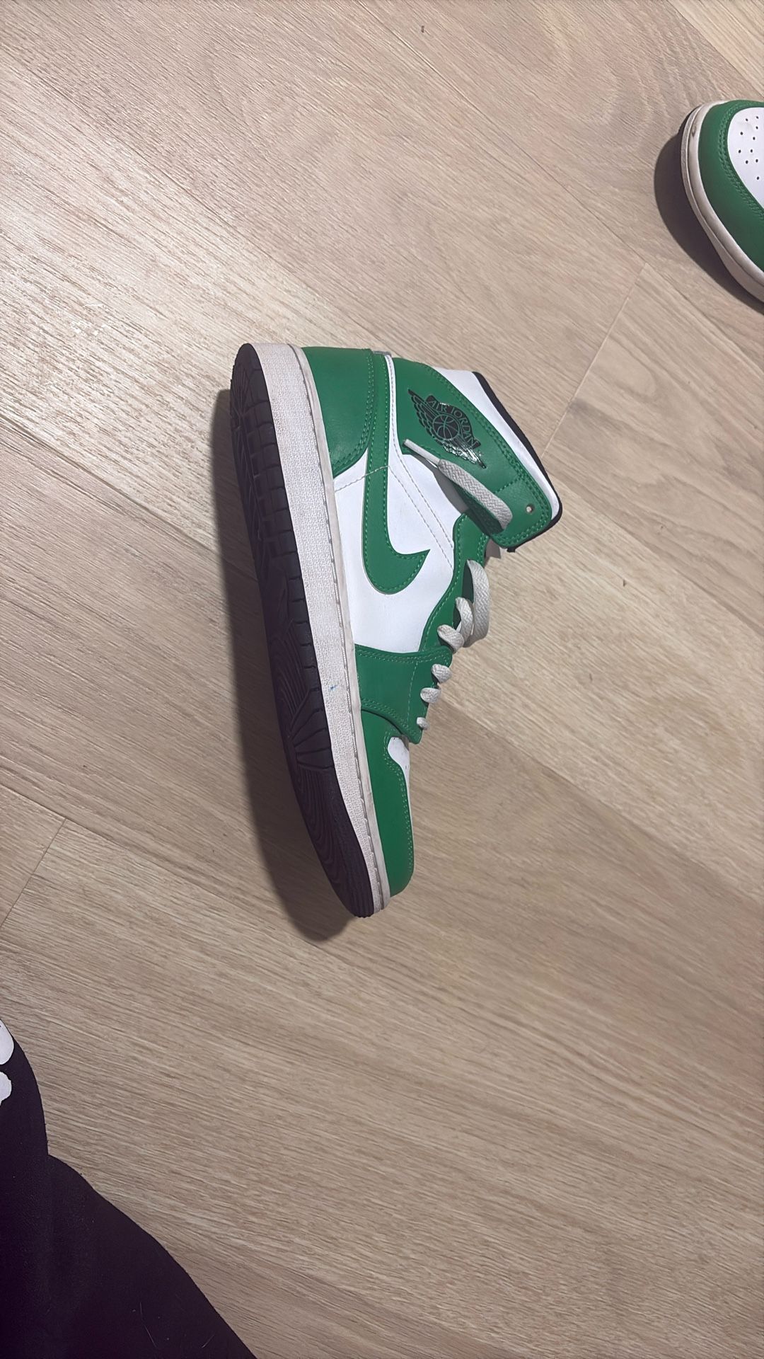 jordan 1 mid lucky rarelyused