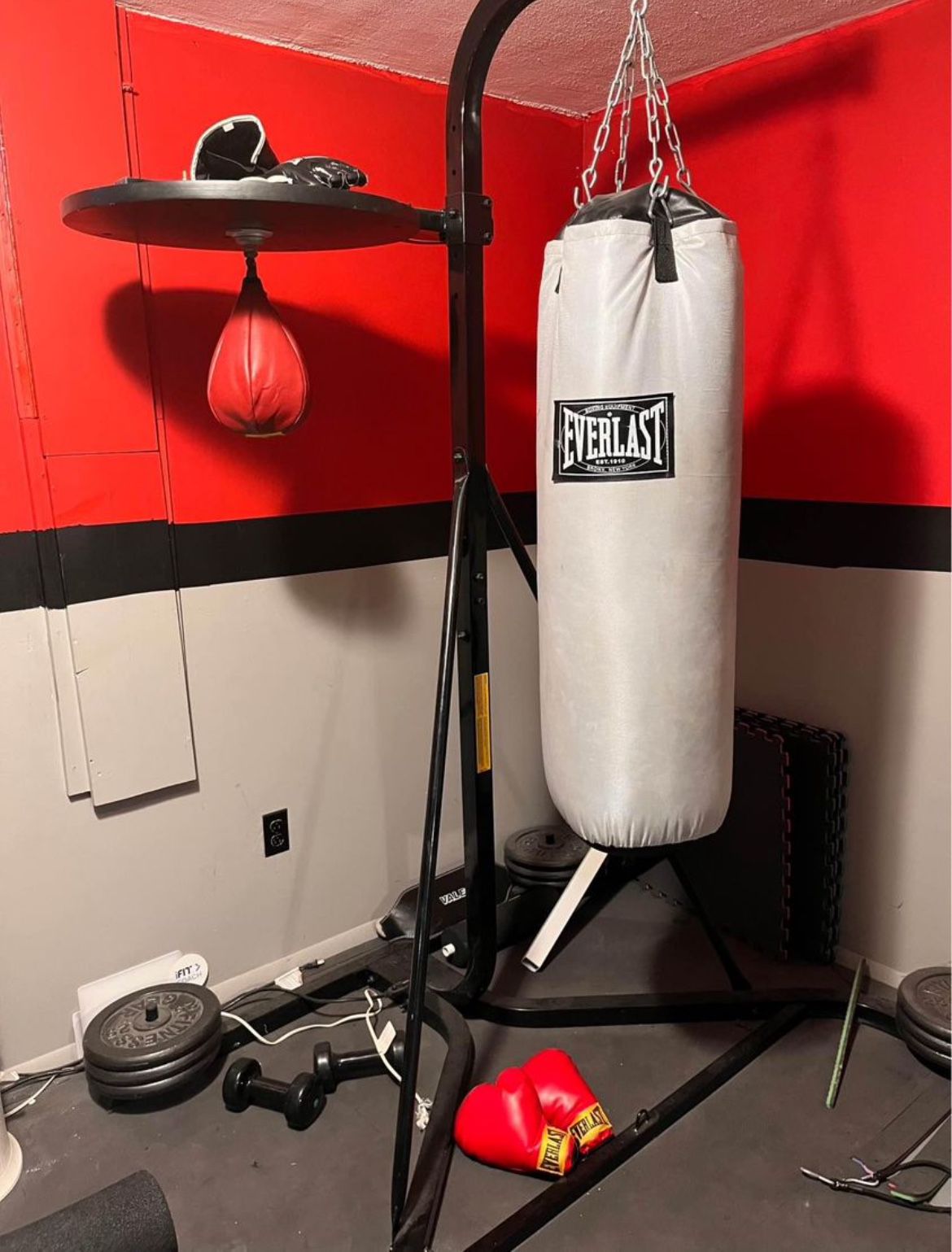 Heavy Bag + Speed bag + Stand and X12 25lb Weights 