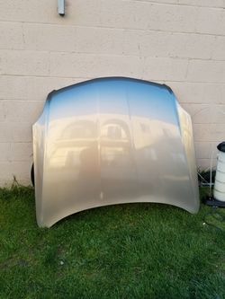 G35 parts hood in mint shape Infiniti g35 Sedan