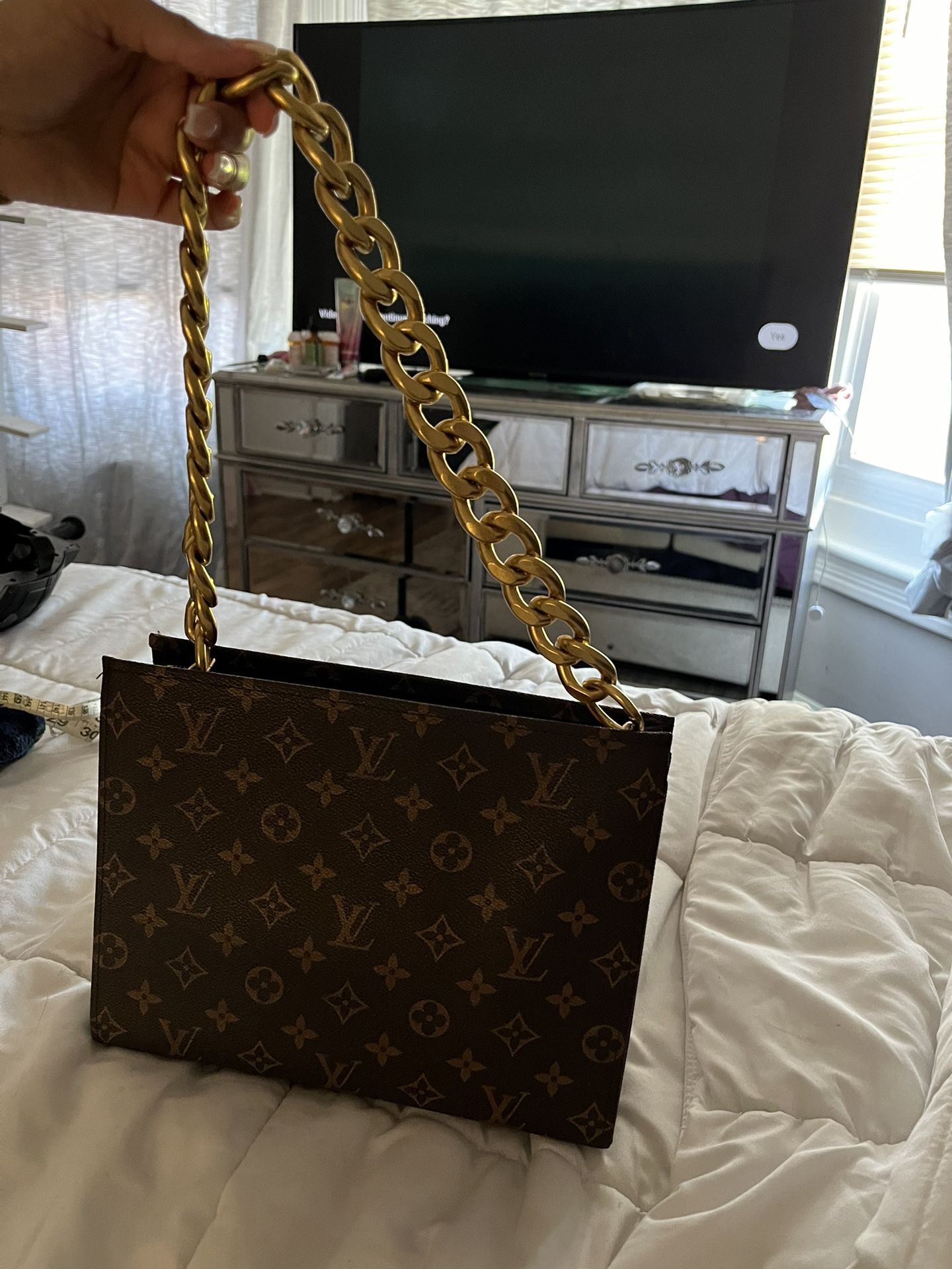 LV Clutch